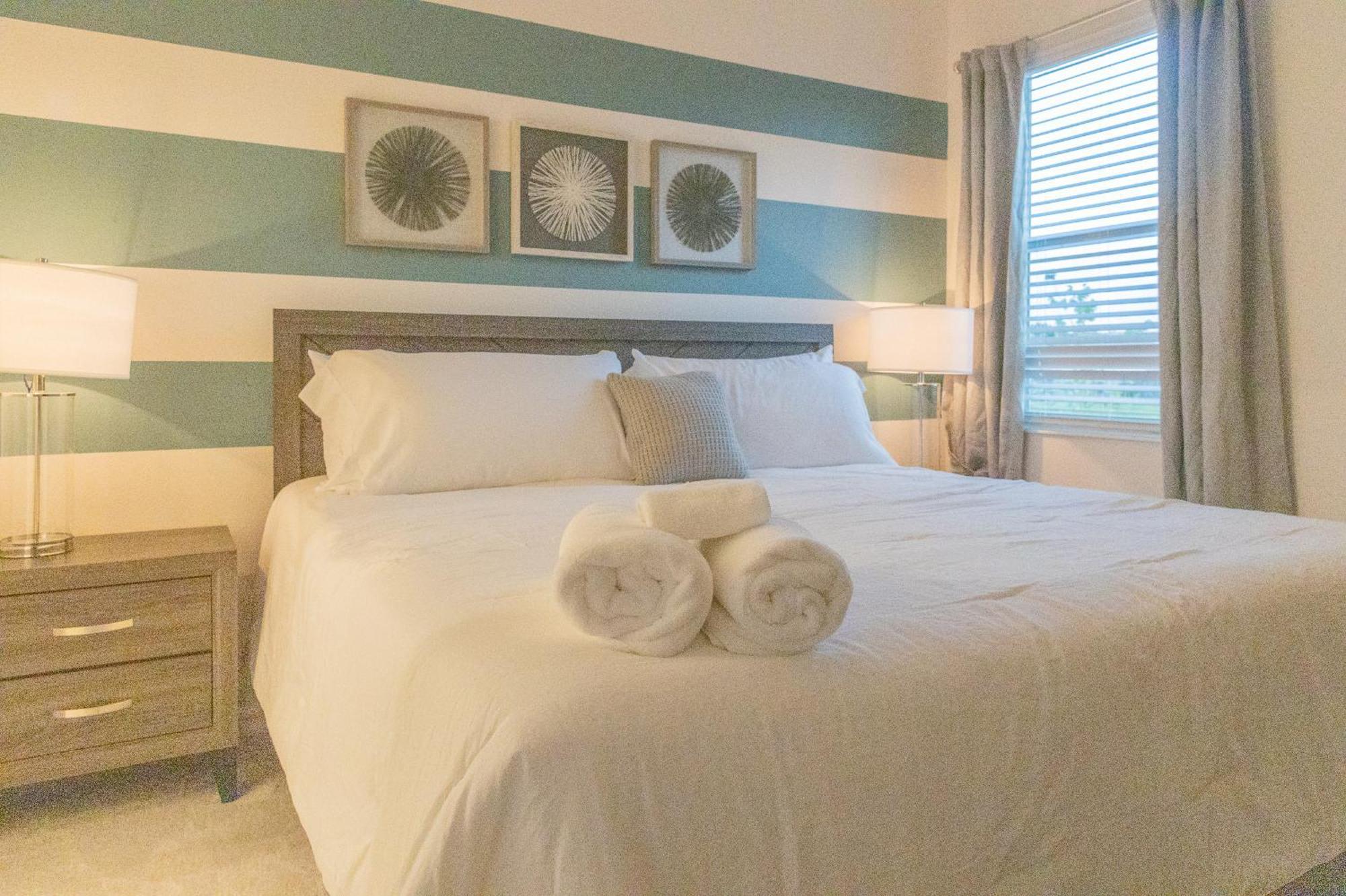 Waterfront Brand New Modern Luxury 8 Bedroom Pool House! Sleeps 16 Kissimmee Exterior photo