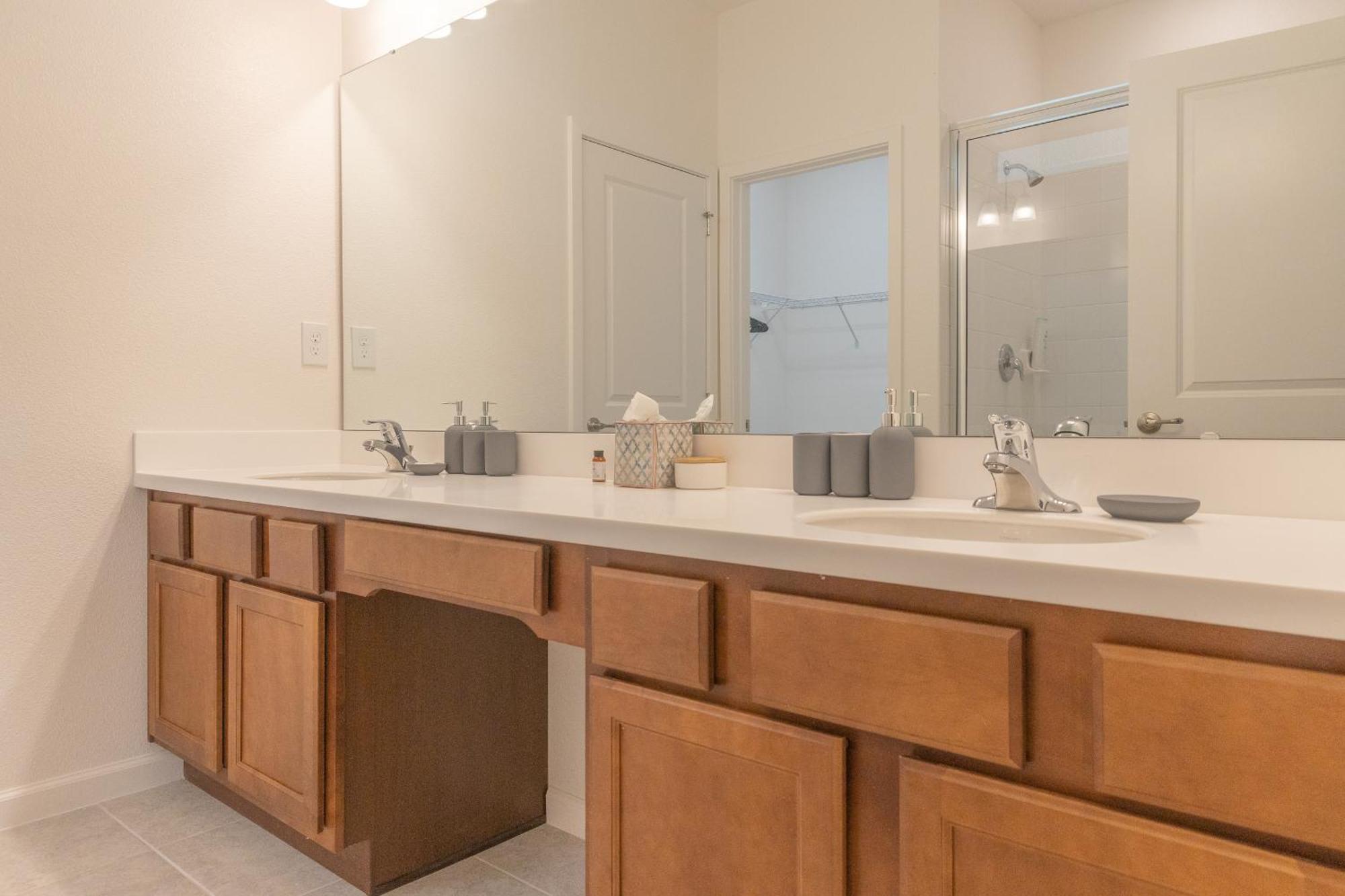 Waterfront Brand New Modern Luxury 8 Bedroom Pool House! Sleeps 16 Kissimmee Exterior photo